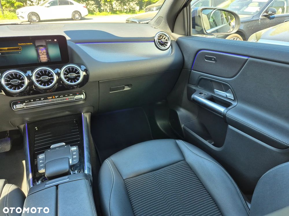 Mercedes-Benz GLA - 15