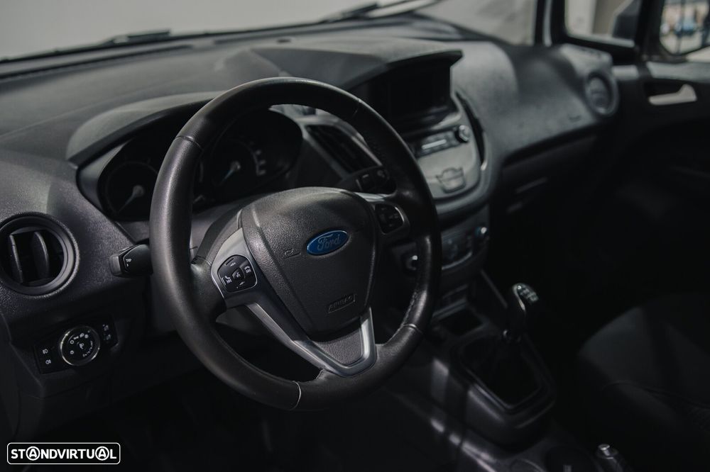 Ford Transit Courier - 20