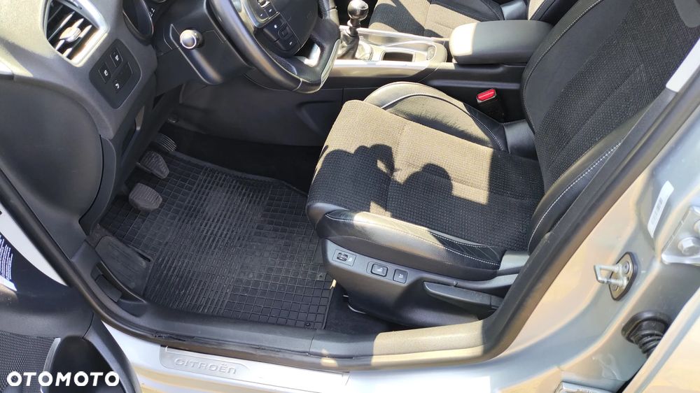 Citroën C4 e-HDi 115 Exclusive - 12