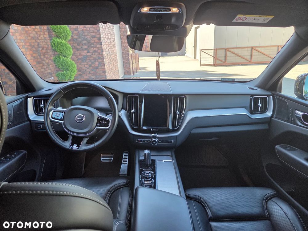 Volvo XC 60 B5 D AWD R-Design - 12