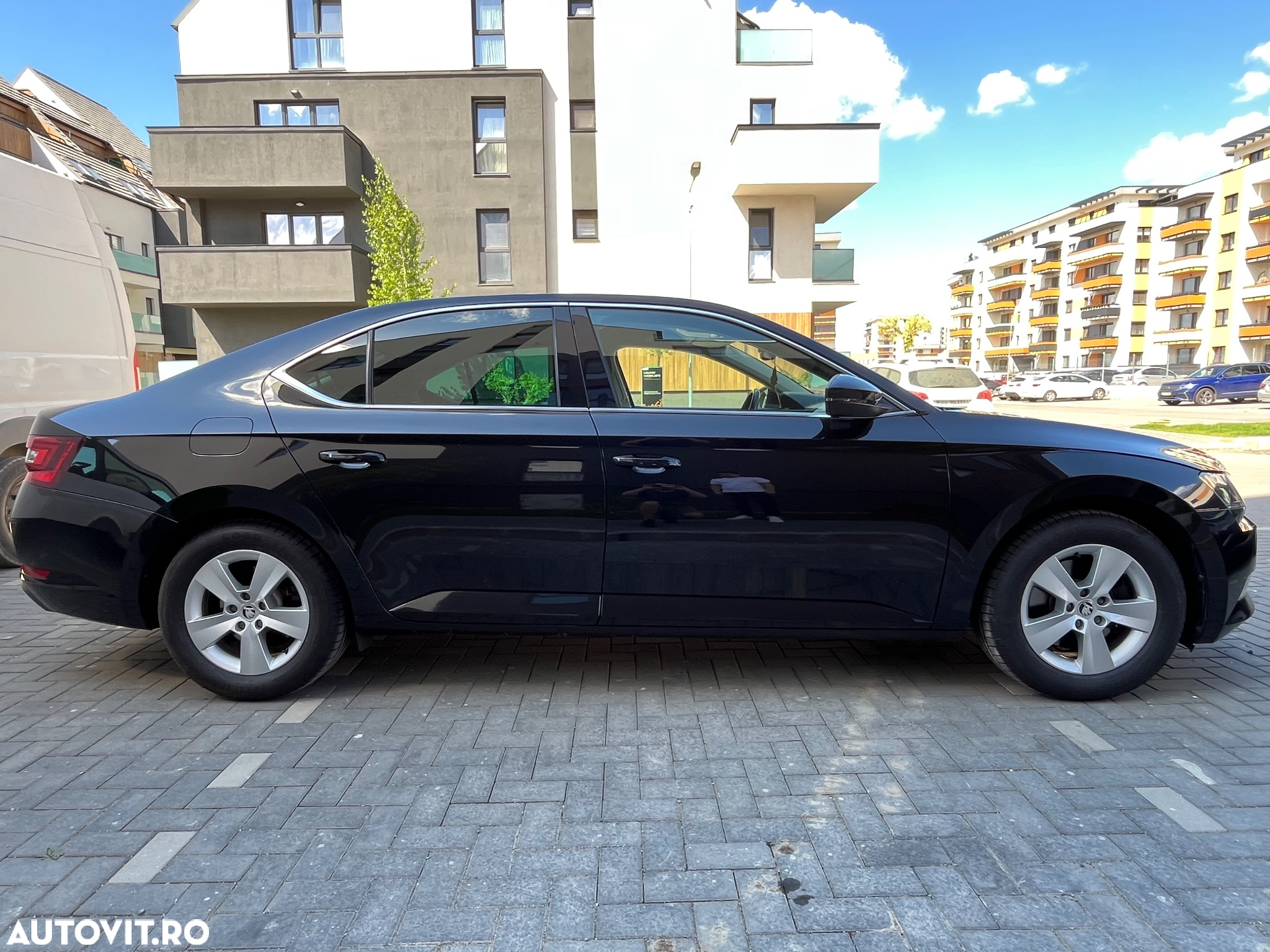 Skoda Superb 2.0 TDI DSG Ambition - 7
