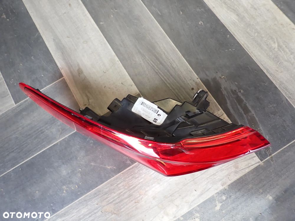 CUPRA FORMENTOR LAMPA LEWY TYŁ 5FF945207 - 2