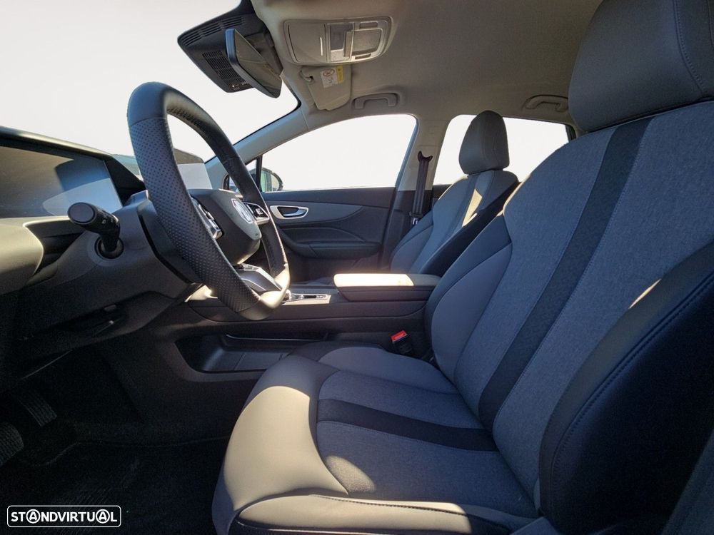 MG MG4 64 kWh Luxury - 9