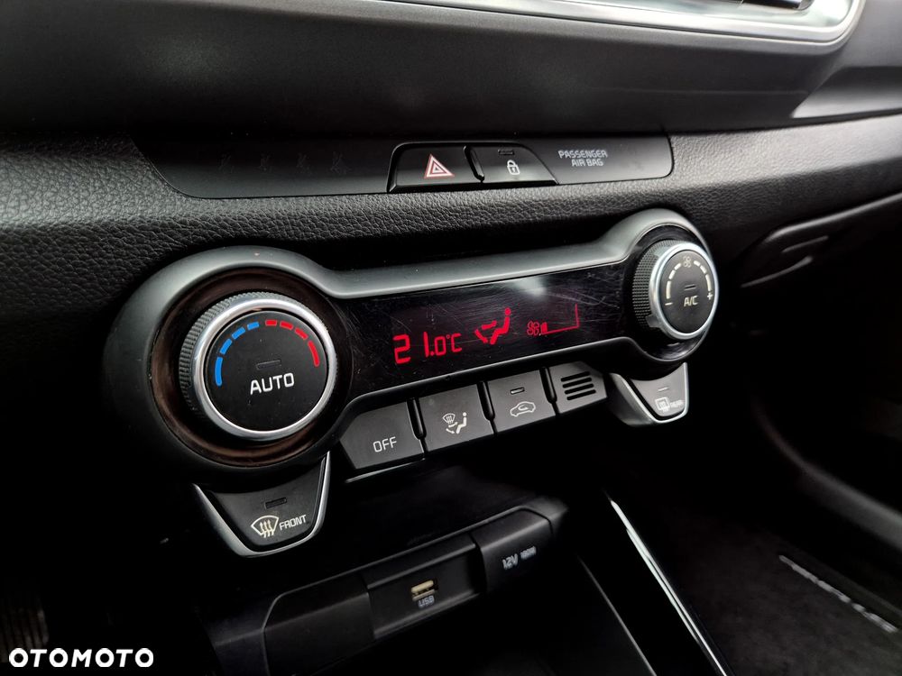 Kia Stonic 1.2 L Business Line - 17