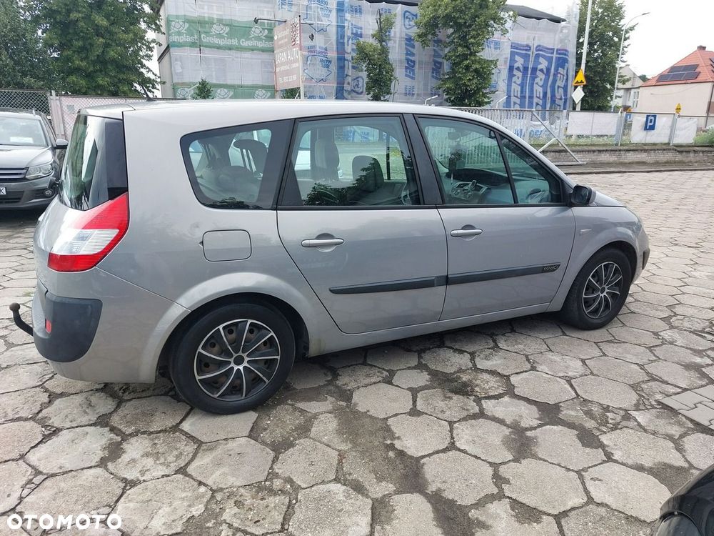 Renault Grand Scenic - 8