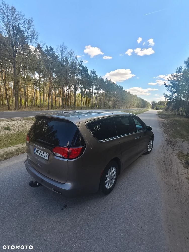 Chrysler Pacifica - 5