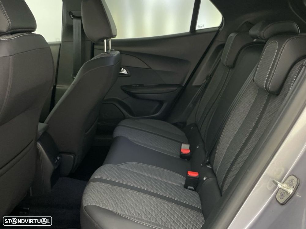 Peugeot 2008 1.2 PureTech Allure — fotografia 12
