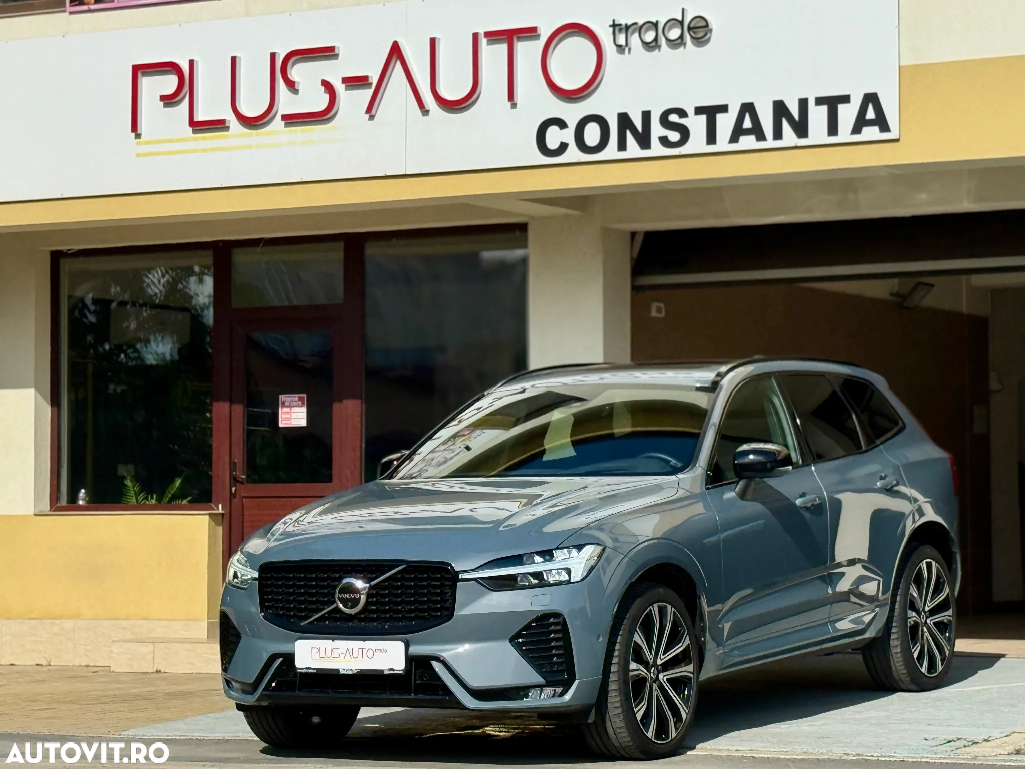 Volvo XC 60 B4 MHEV AT8 AWD R-Design - 2