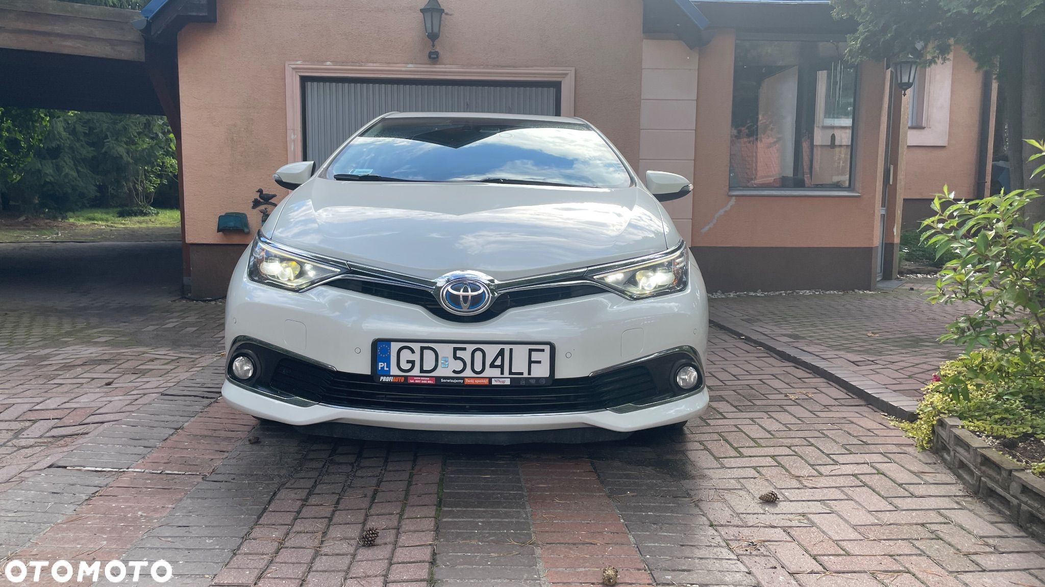Toyota Auris Hybrid 135 Prestige - 1