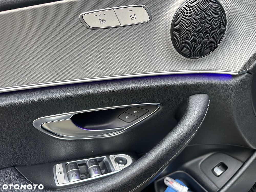 Mercedes-Benz Klasa E 200 d 9G-TRONIC - 20