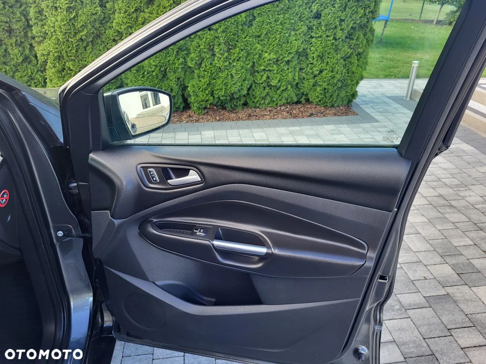 Ford Kuga 2.0 TDCi 2x4 Titanium - 15
