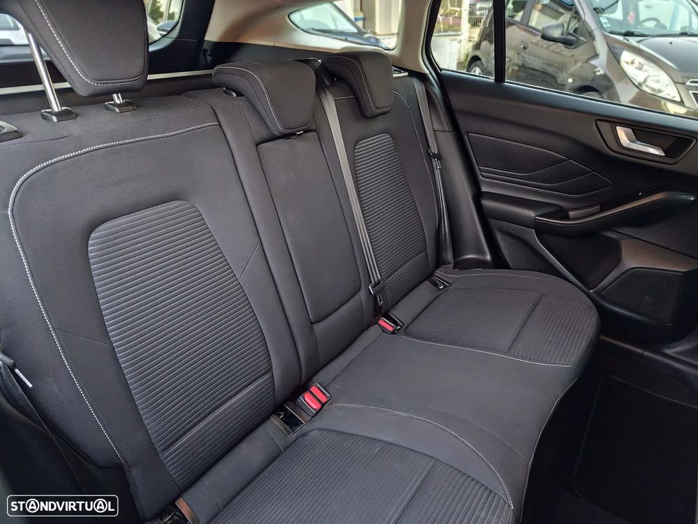 Ford Focus SW 1.5 TDCi EcoBlue Titanium - 11