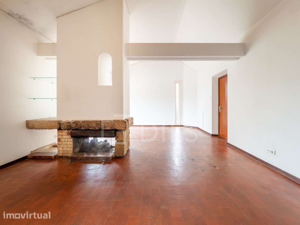 Apartamento T3+1 a poucos metros da praia na Foz - Grande imagem: 4/36