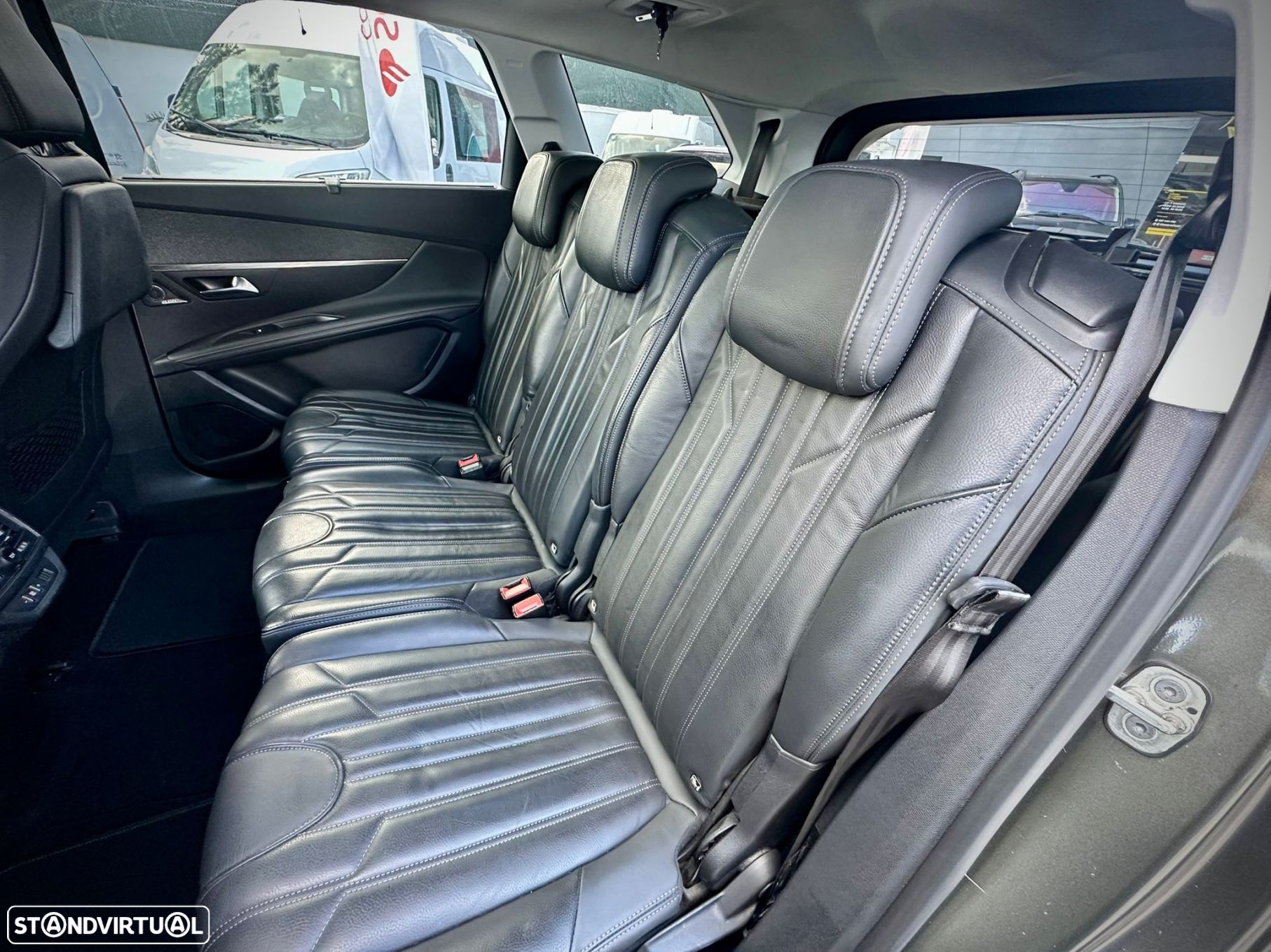 Peugeot 5008 1.5 BlueHDi Allure Pack EAT8 - 11