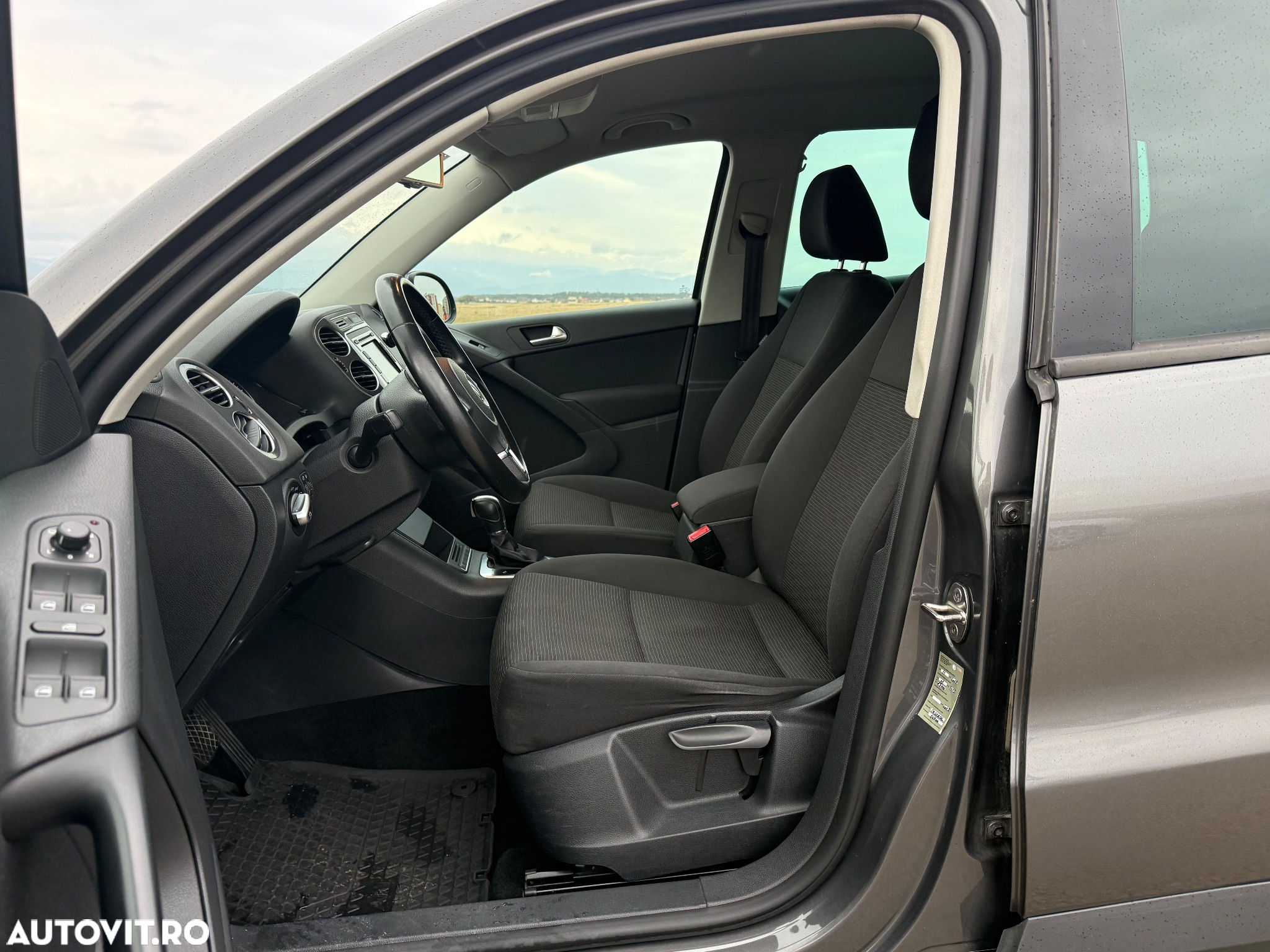 Volkswagen Tiguan 2.0 TDI 4Motion DSG Sport & Style - 6