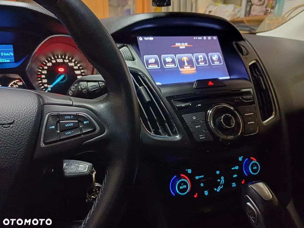Ford Focus 1.6 Trend PowerShift - 4