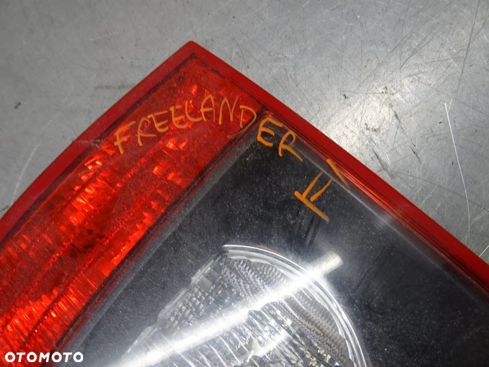 LAND ROVER FREELANDER II 06-11 2.2D LAMPA PRAWY TYŁ TYLNA - 4
