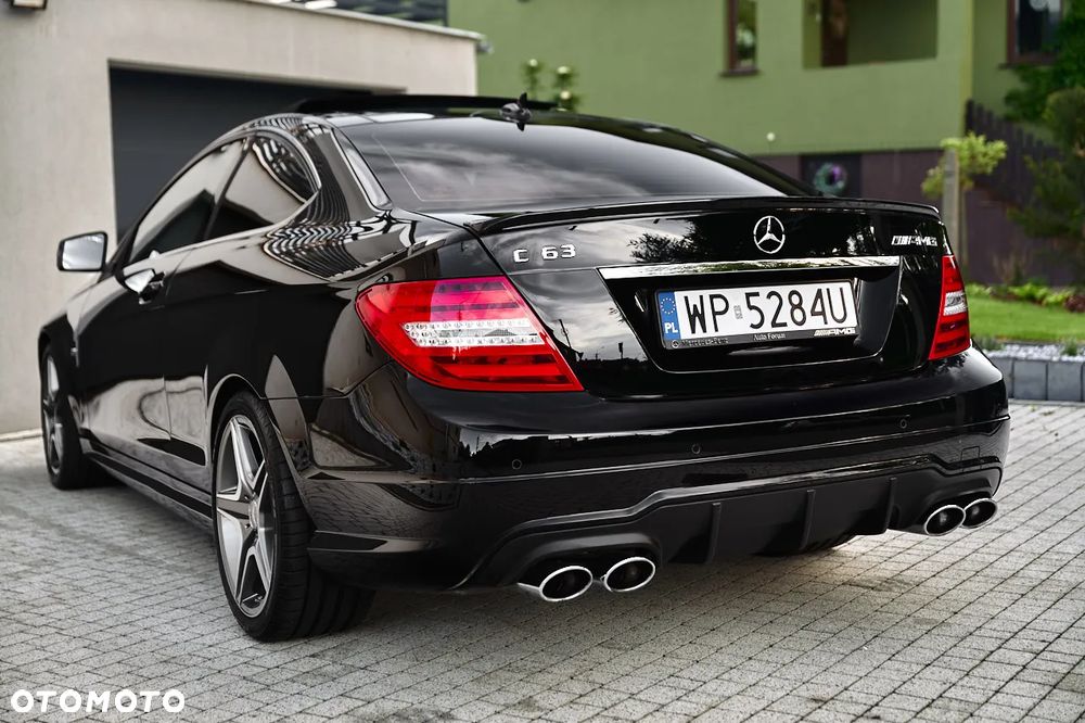 Mercedes-Benz Klasa C 63 AMG - 13