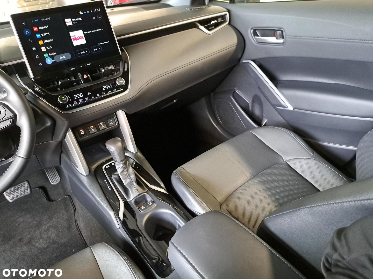 Toyota Corolla Cross 2.0 Hybrid Executive AWD - 30