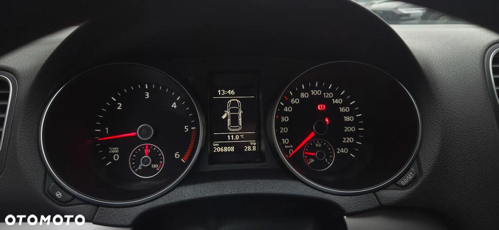 Volkswagen Golf 2.0 TDI DPF Style - 25