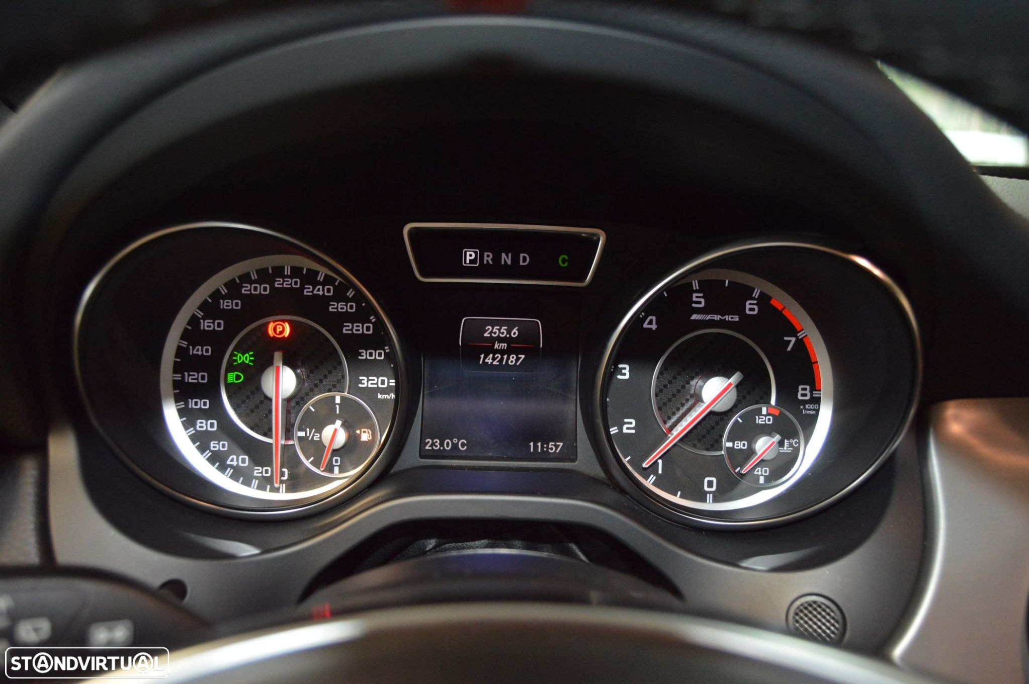 Mercedes-Benz CLA 45 AMG Shooting Brake 4-Matic - 40