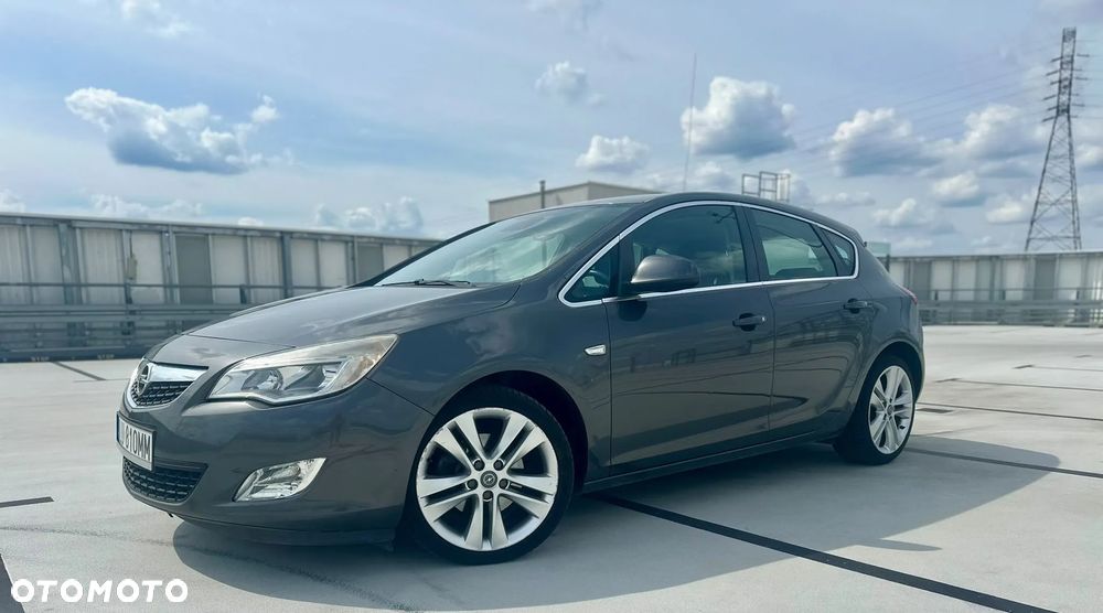 Opel Astra 1.7 CDTI Cosmo - 1