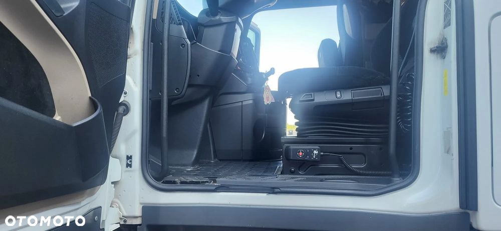 Mercedes-Benz ACTROS - 9