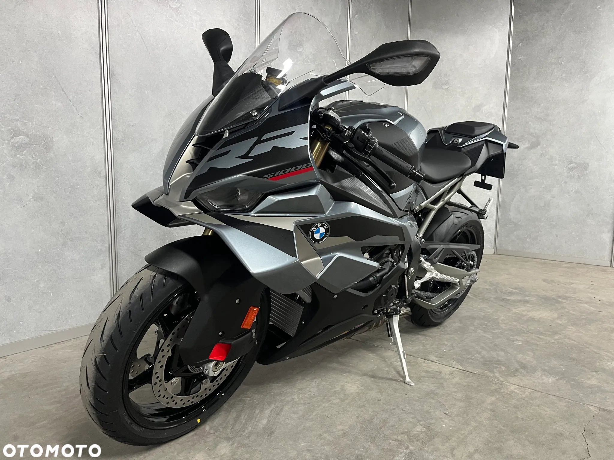 BMW S - 4