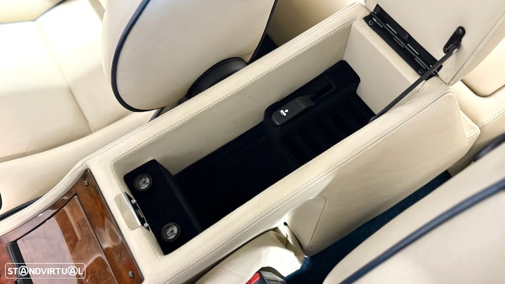 Aston Martin Vantage Coupe - 29