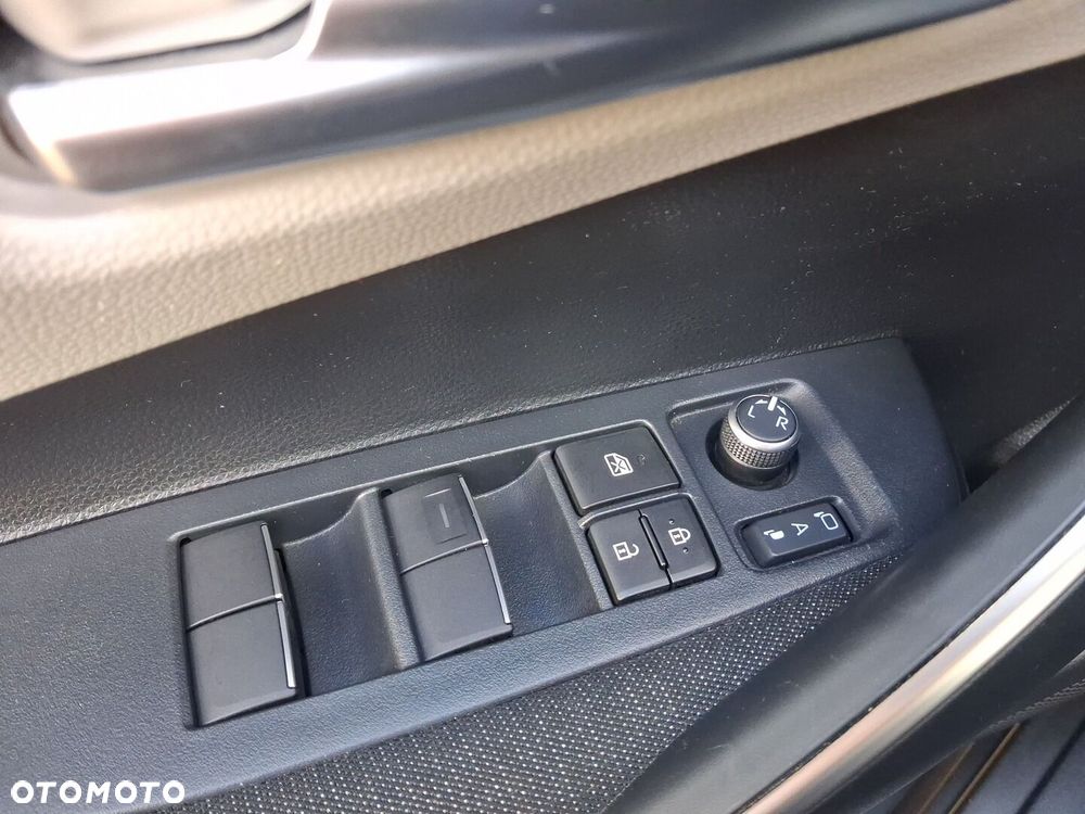 Toyota Corolla 1.8 Hybrid Comfort - 23
