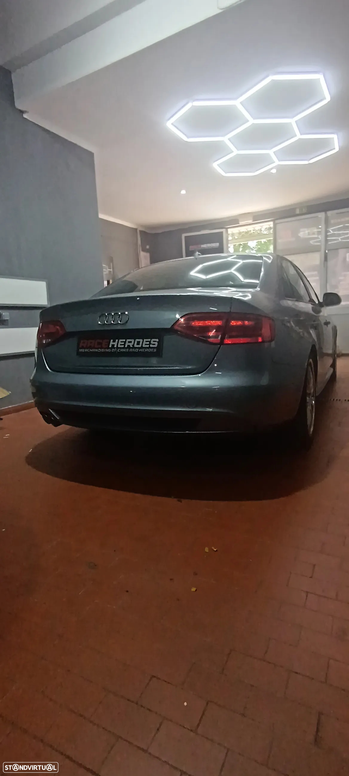 Audi A4 2.0 TDI multitronic S-line - 5