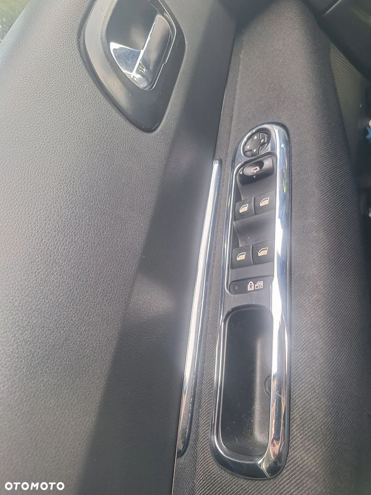 Peugeot 3008 1.6 HDi Premium - 2