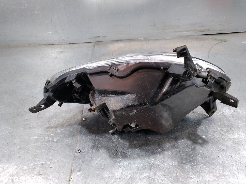 LAMPA PRZÓD PRAWA NISSAN MICRA K12 ( 02-10 ) - 9