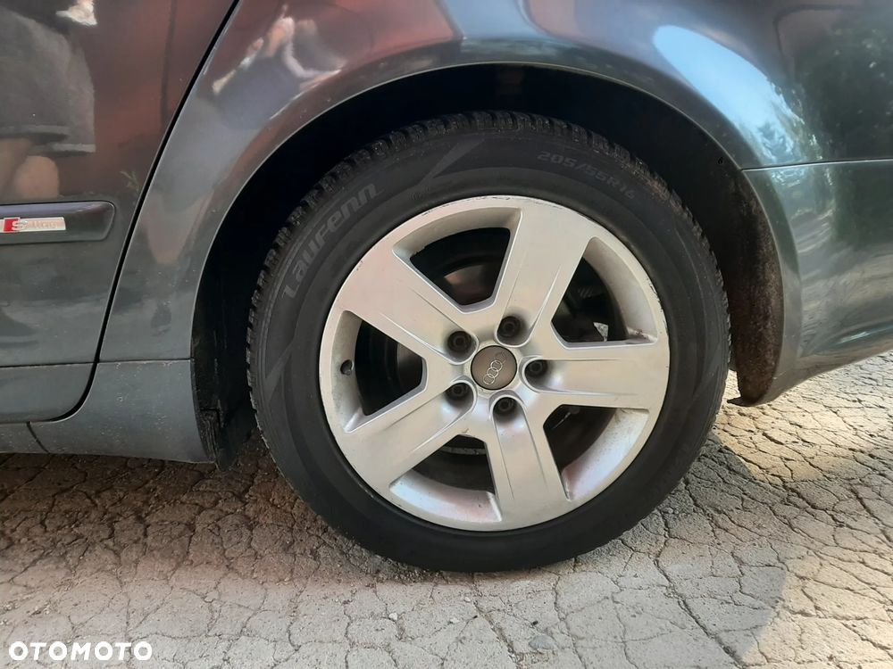 Audi A4 Avant - 10