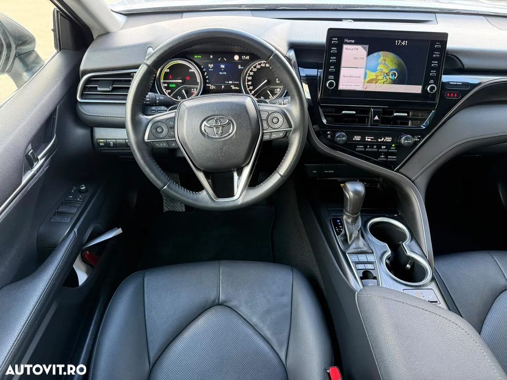 Toyota Camry - 21