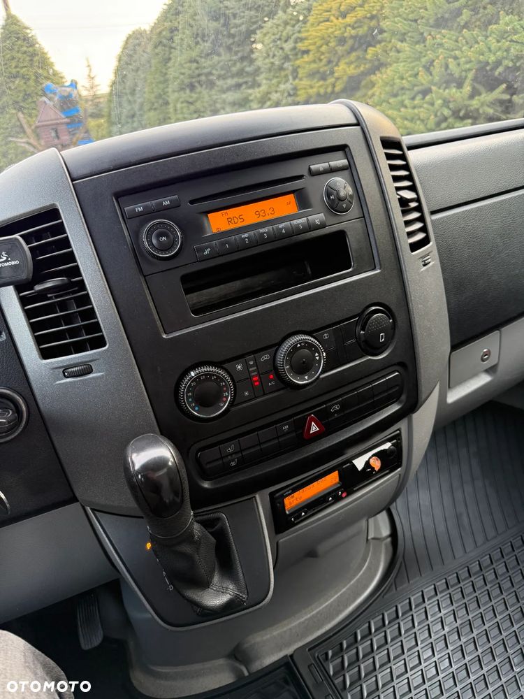 Mercedes-Benz Sprinter - 12