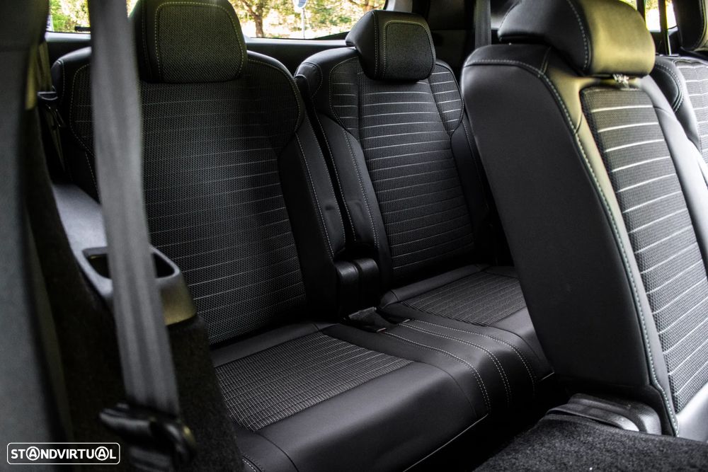 Peugeot 5008 Hybrid 136 e-DSC6 GT - 32