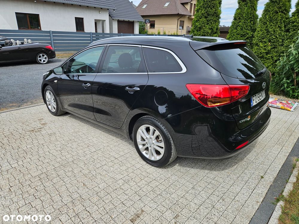 Kia Ceed 1.6 GDI Dream Team Edition - 6