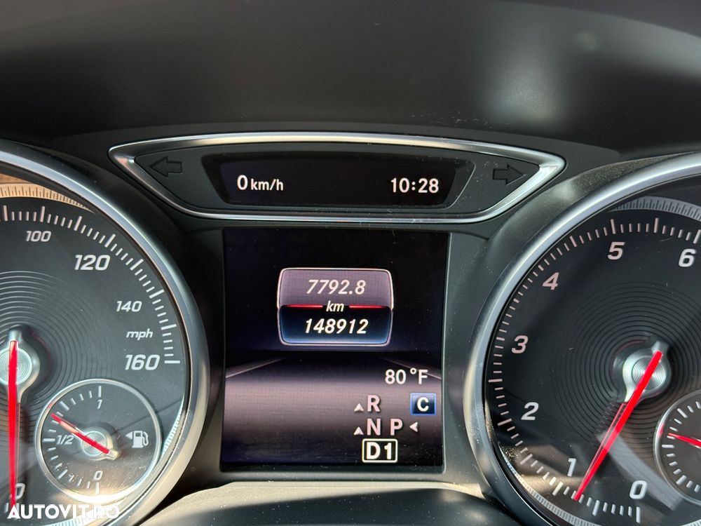 Mercedes-Benz GLA 250 7G-DCT - 16