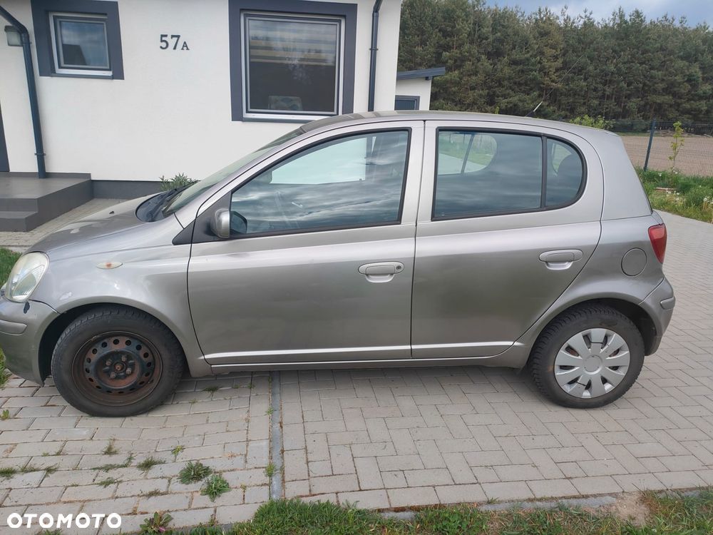 Toyota Yaris 1.0 Base - 5