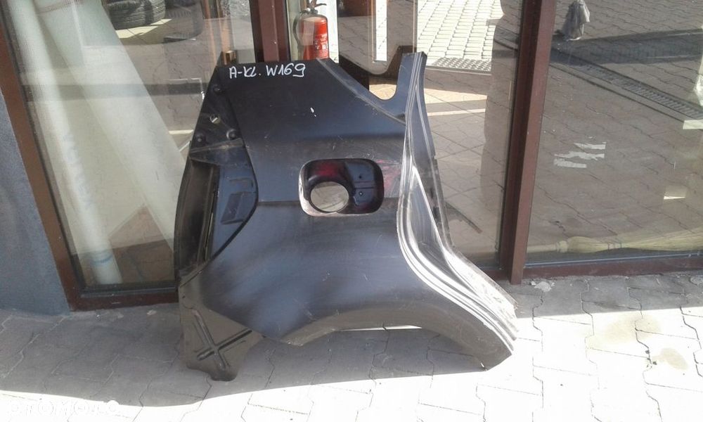 MERCEDES A KLASA W169 PRAWY BŁOTNIK TYŁ - 1