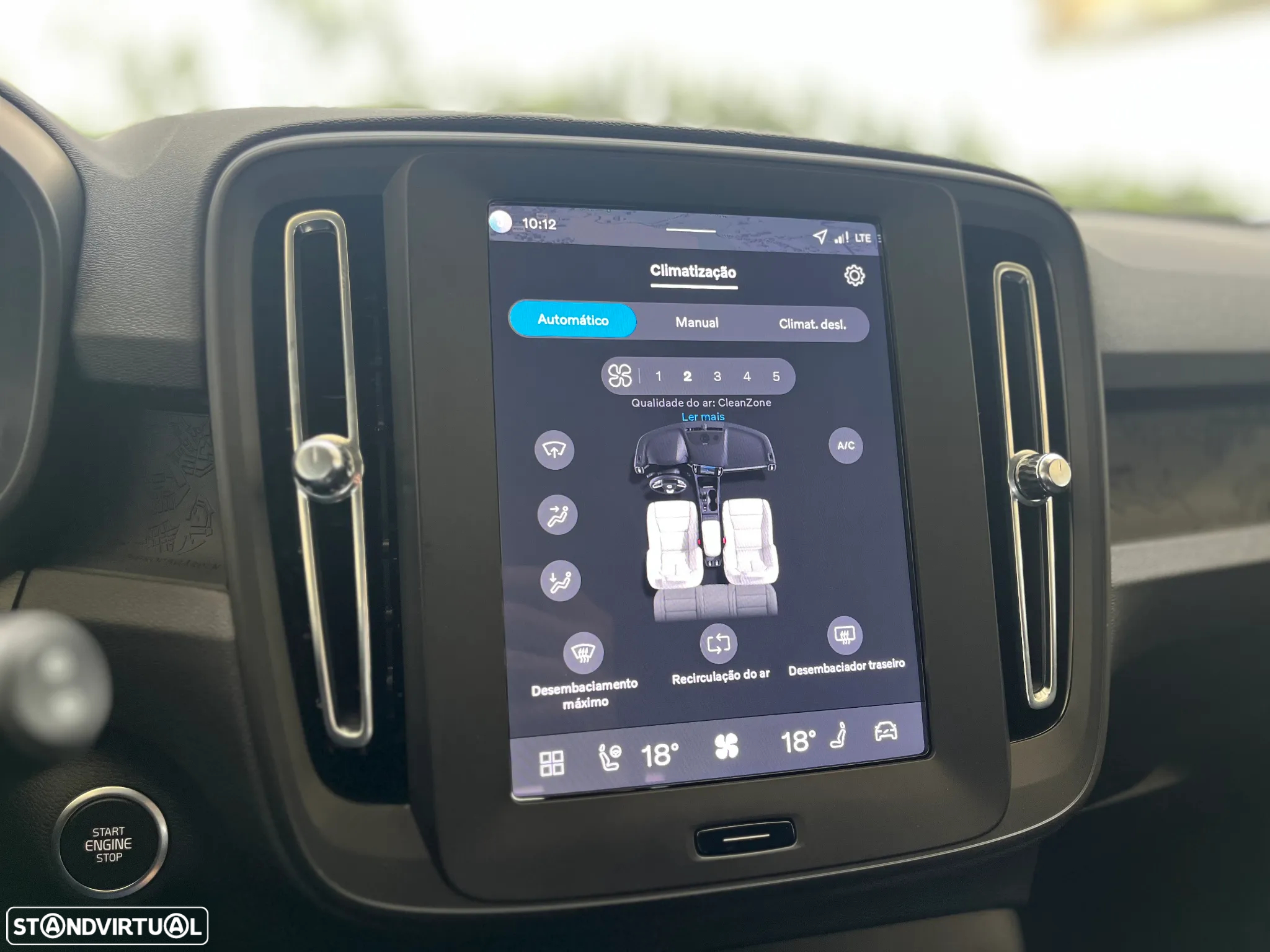 Volvo XC 40 2.0 B3 Essential - 34
