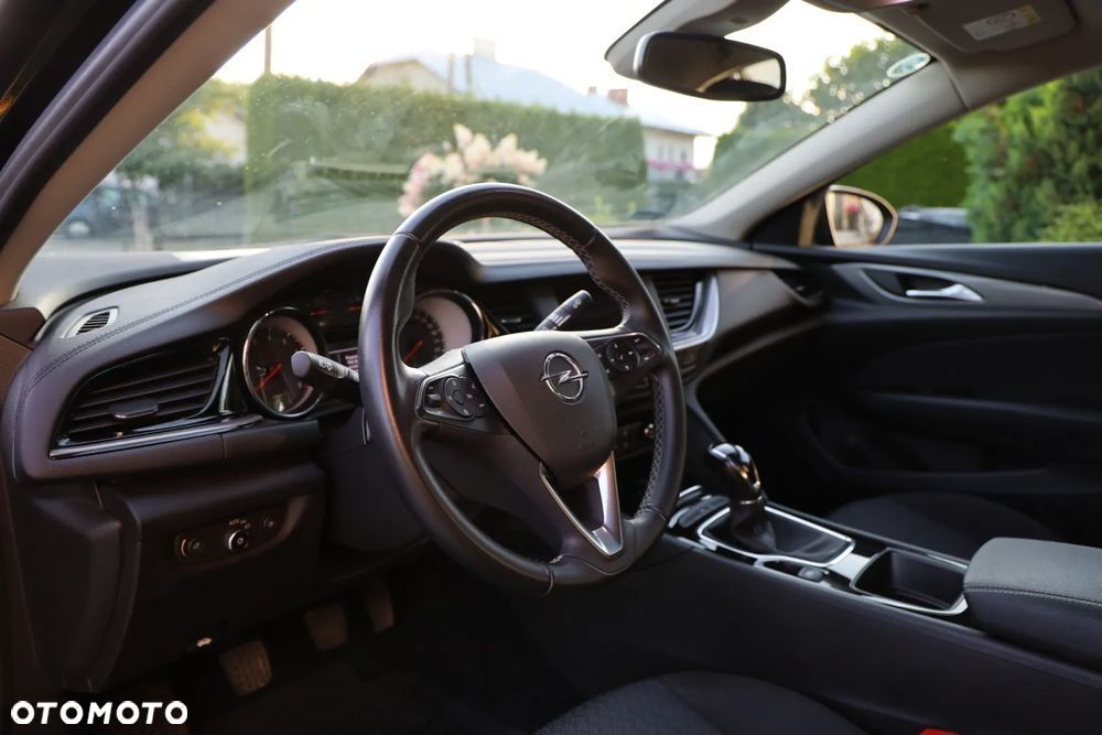 Opel Insignia 1.5 T Enjoy S&S - 15