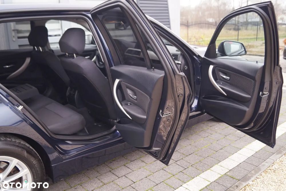 BMW Seria 3 318d DPF Edition Exclusive - 13