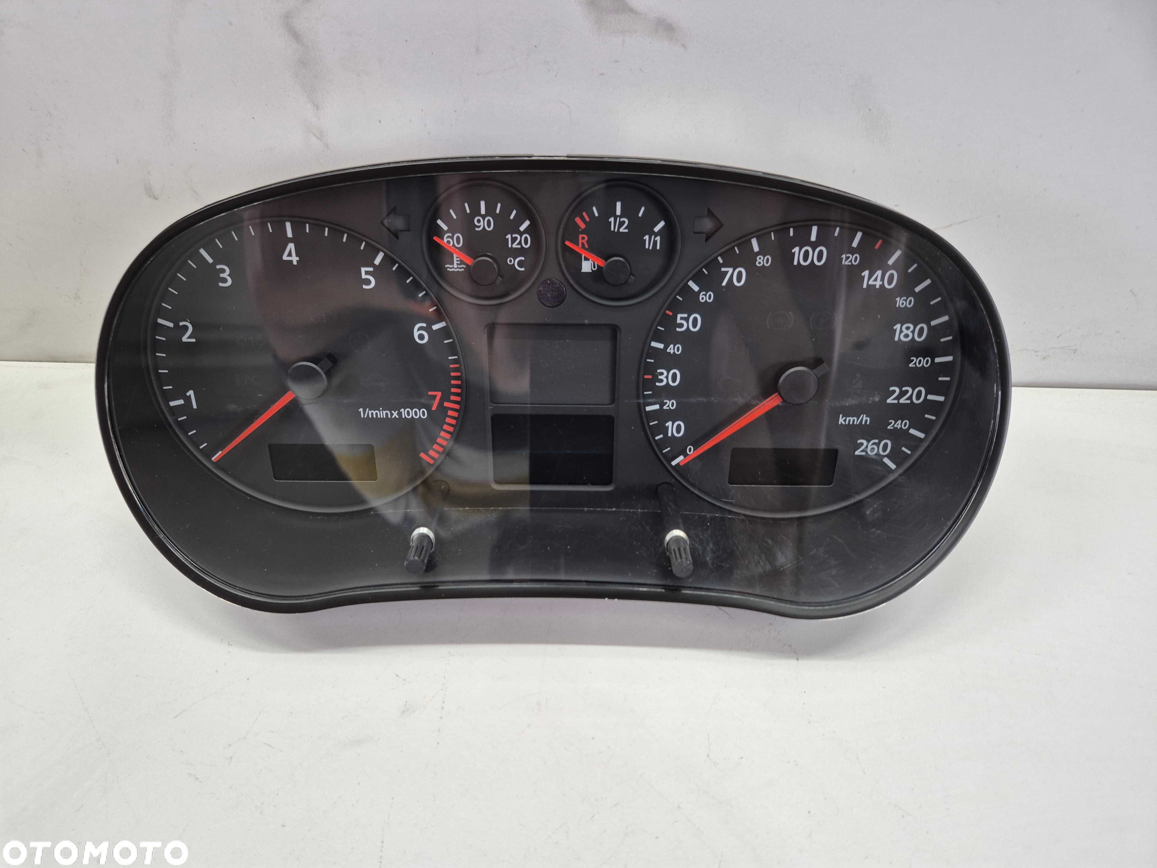 audi a3 8l lift 1.6 1.8 BENZYNA 1/2 fis licznik zegar zegary europa - 4
