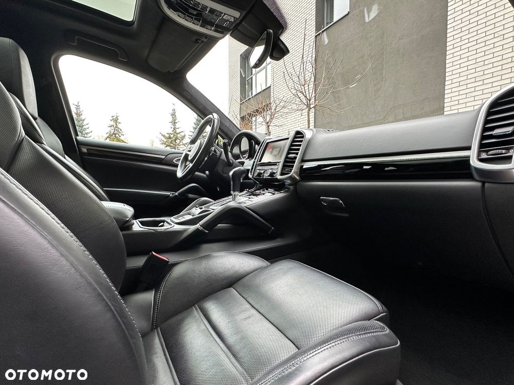 Porsche Cayenne S - 27