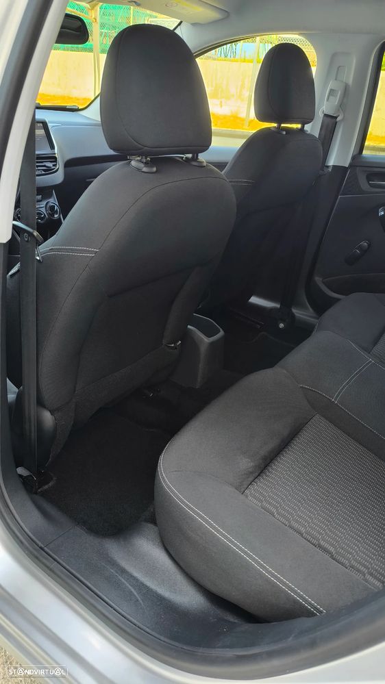 Peugeot 208 1.2 PureTech Style - 40