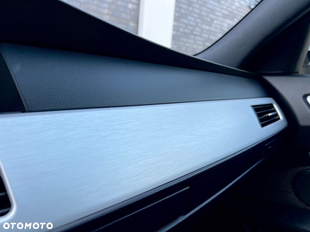 BMW Seria 5 525i - 22