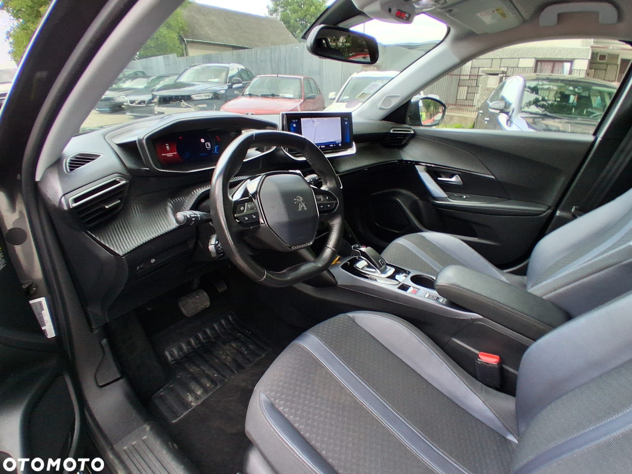 Peugeot 2008 PureTech 130 Allure S&S EAT8 - 15