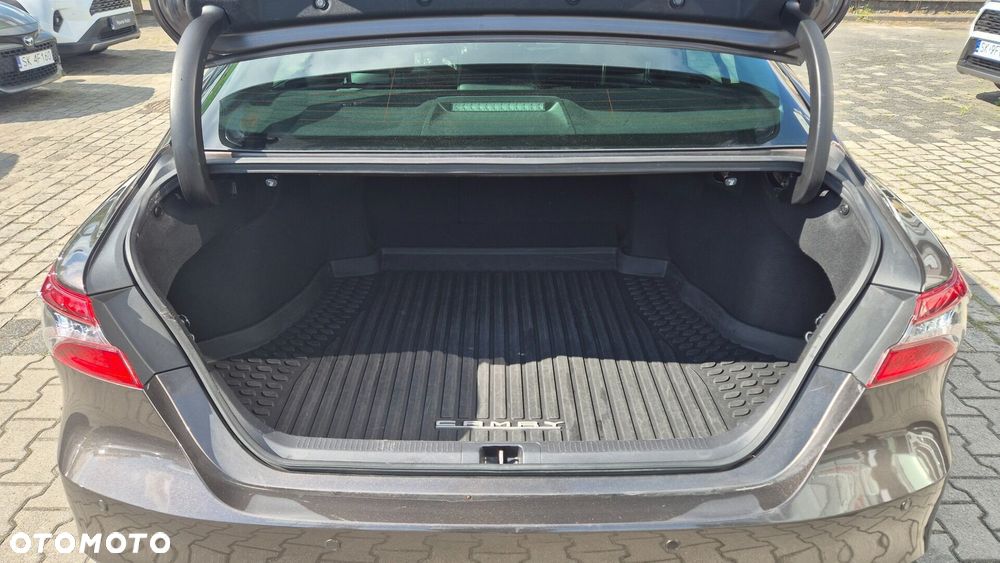 Toyota Camry 2.5 Hybrid Executive CVT - 12